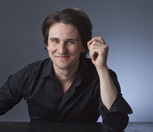 Maestro Daniel Stewart