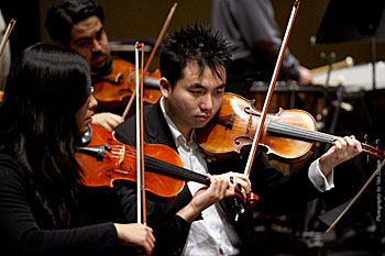 SCCSymphony_violinists-photo-Lloyd-Van-Zantes County Symphony Times Publishing Group Inc tpgonlinedaily.com