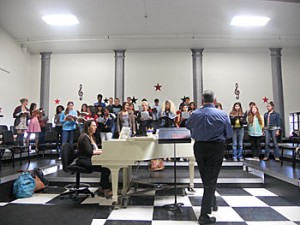 A11412Messiah_Playingchoir Messiah Times Publishing Group Inc tpgonlinedaily.com