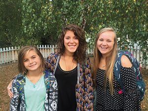 A21509ForeignEx_Puente-girls-w-Arianna Foreign Exchange Times Publishing Group Inc tpgonlinedaily.com